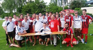Nach dem Aufstieg in die Bezirksoberliga Nord trug sich die Mannschaft des TSV Baar-Ebenhausen in das Ehrenbuch der Gemeinde ein. Foto: <a href=